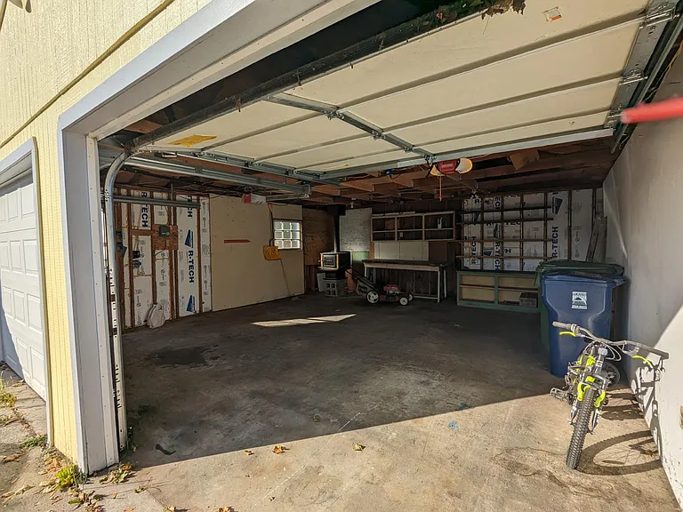 2404 W Kiernan Ave — Photo 29