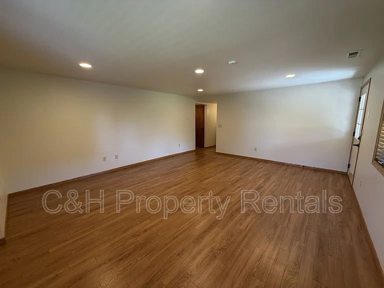 3429 Powderhorn Cir — Photo 17