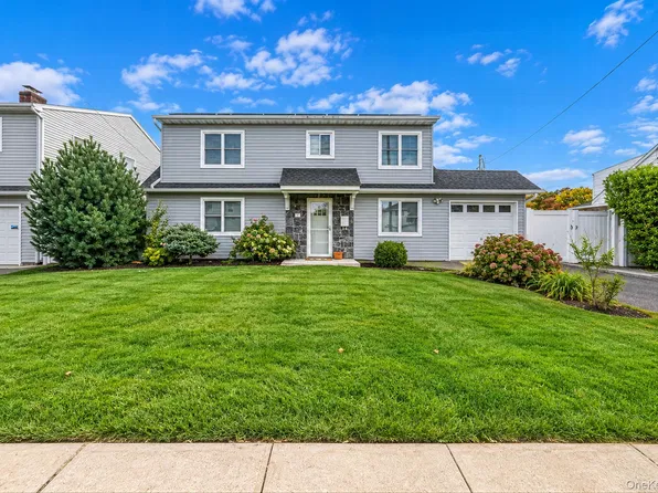 354 Seaford Avenue, Massapequa, NY 11758