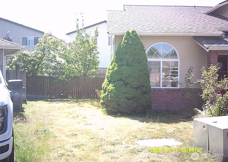 3rd image of 17628 27th Avenue NE #72
