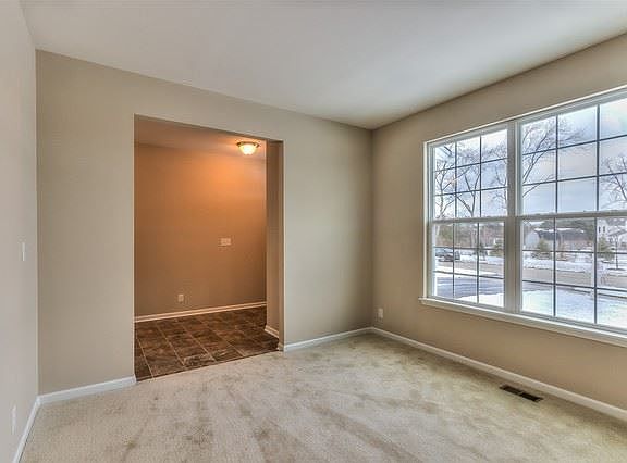 3rd image of 2 Savannah Cir