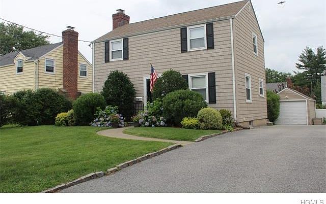 1st image of 10 Hayes Dr