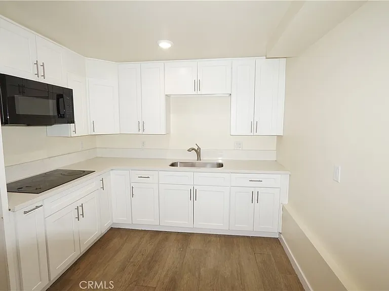 448 W 41st Pl #3/4 — Photo 1