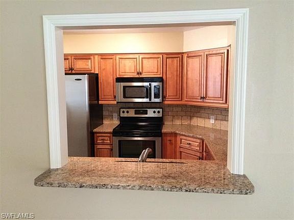 4th image of 9629 Crescent Garden Dr #H-102