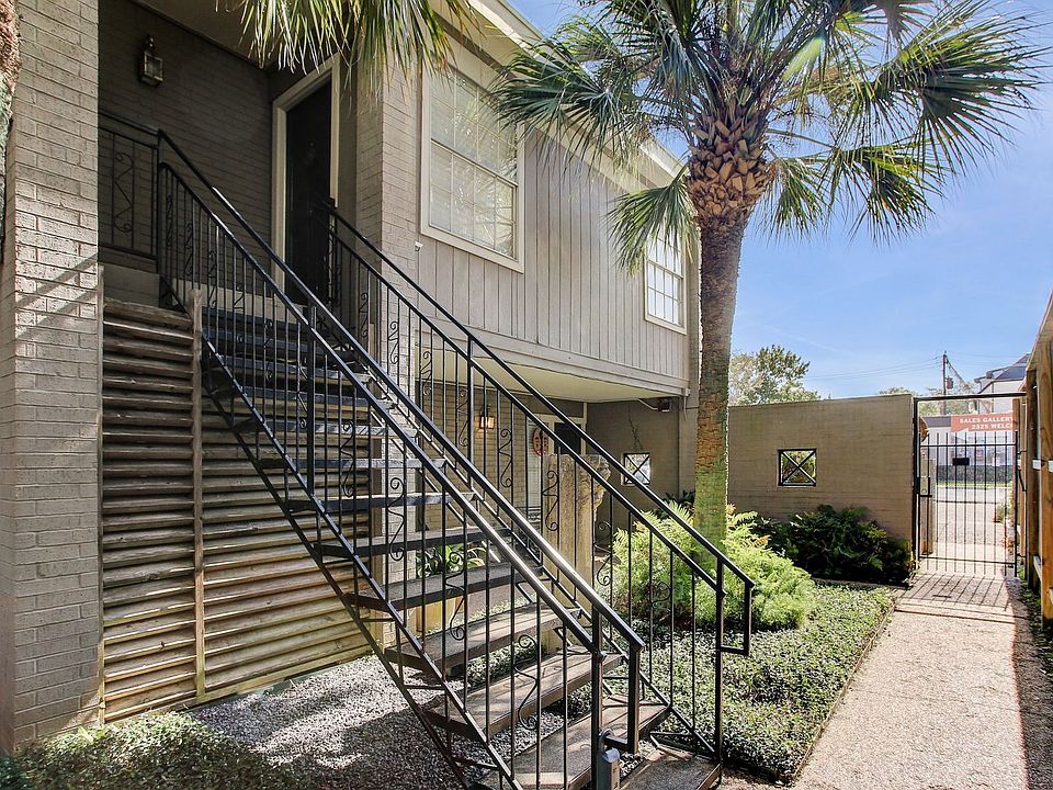 1st image of 2418 Mimosa Dr APT 2