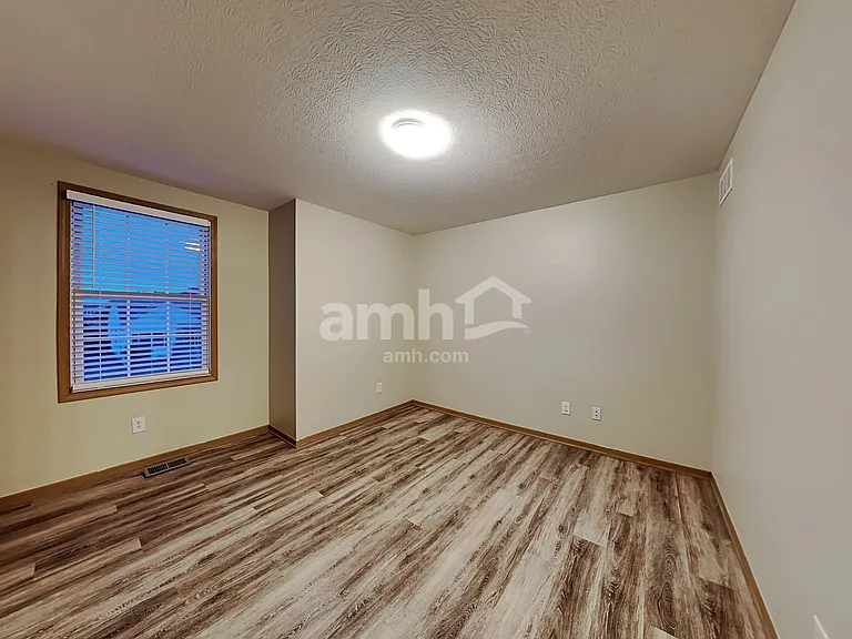 460 Lilyfield Ln — Photo 15