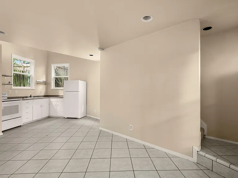3302 Hemlock Ave #B — Photo 4