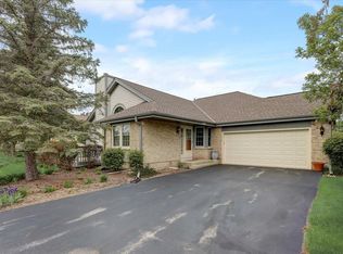 1900 Penhurst Way UNIT A, Waukesha, WI 53186