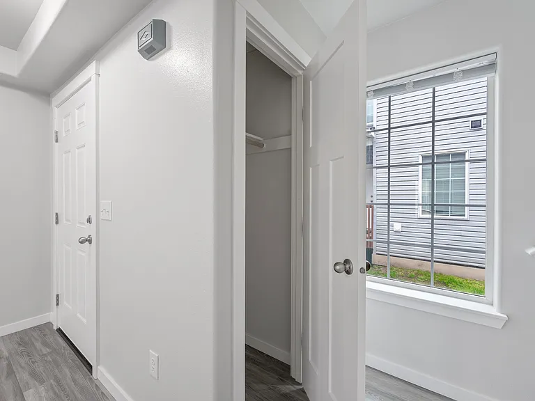 6810 Gold Kings Cir #B — Photo 8