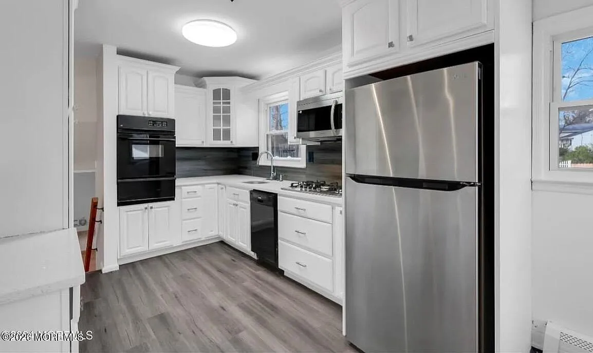 3 bed, 1870 sqft, $3,850 — Photo 2
