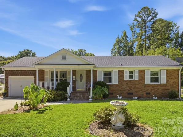 5218 Dolphin Ln, Charlotte, NC 28215