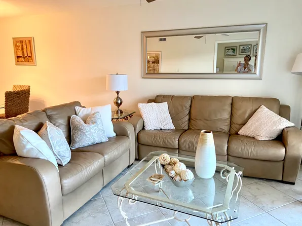 5020 Mill Pond Rd, Zephyrhills, FL 33543