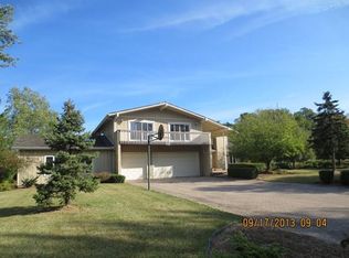 443 Roxbury Rd, Valparaiso, IN 46385