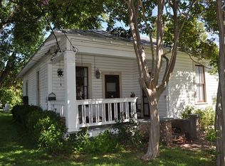 420 S Milam St, Fredericksburg, TX 78624