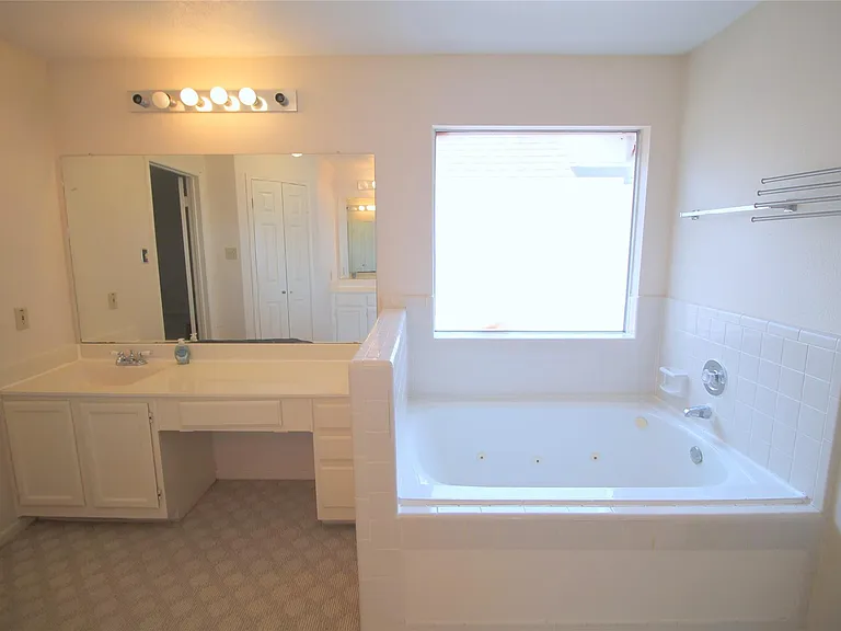 16326 Brush Meadows Ct — Photo 22