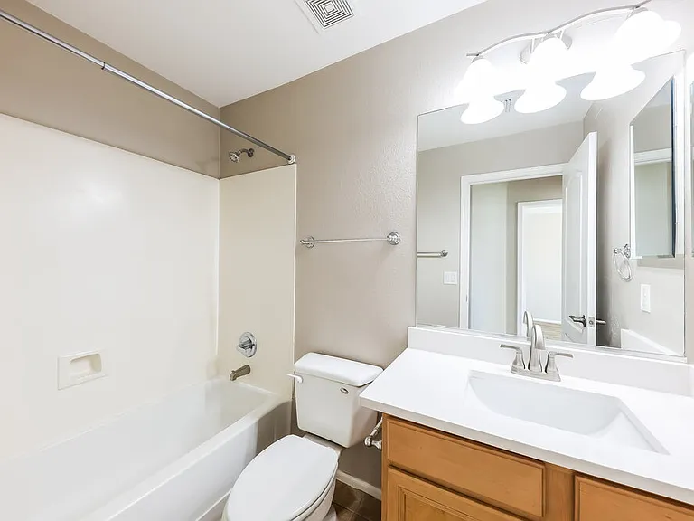 8328 S 48th Dr — Photo 15