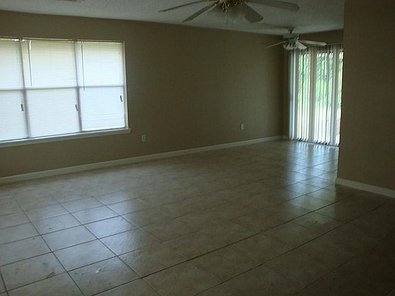 3rd image of 224 E Forest Ave
