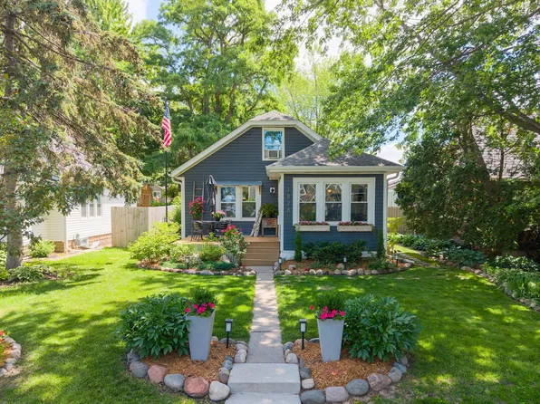 1828 Eustis St, Lauderdale, MN 55113