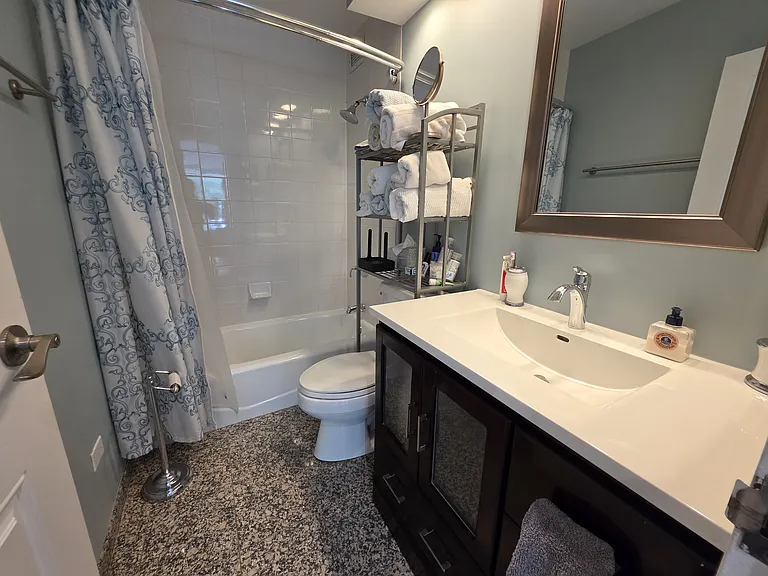 1313 N Ritchie Ct #403 — Photo 18