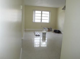 1250 SW 4th St #1250, Miami, FL 33135
