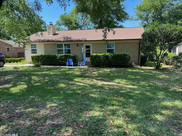 2691 Pine Ridge Dr, Lillian, AL 36549