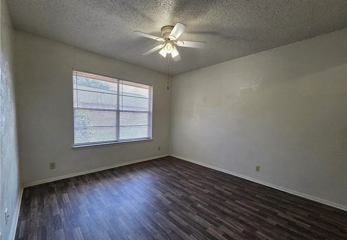 3 bed, 1775 sqft, $1,500 — Photo 2