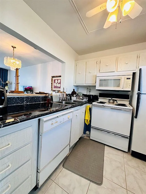 1 bed, 2.0 bath, 734 sqft, $2,900 — Photo 1