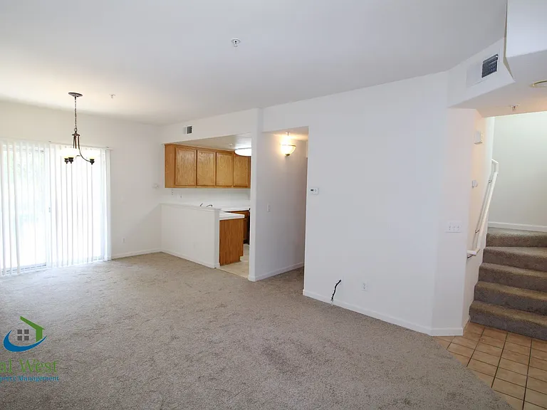 3158 Regency Ave — Photo 4