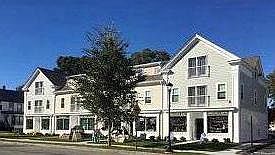 Niantic Main Street Location, walk to BoardWalk on the Bay