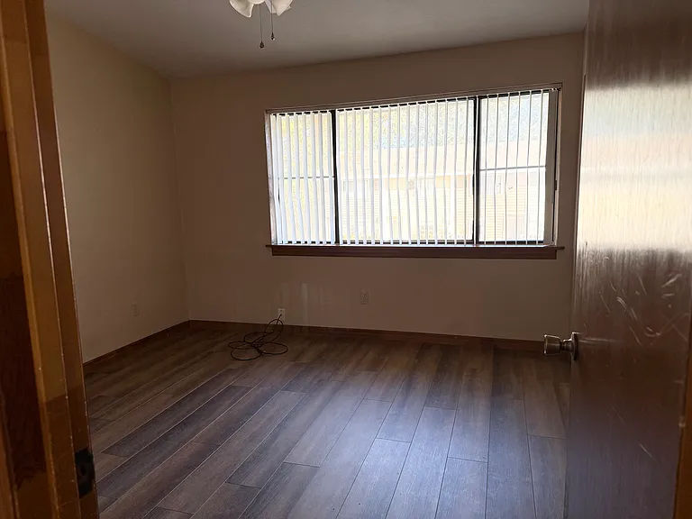 Bed room facing front