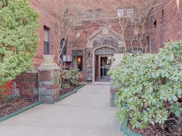167-10 Crocheron Ave #3L, Flushing, NY 11358