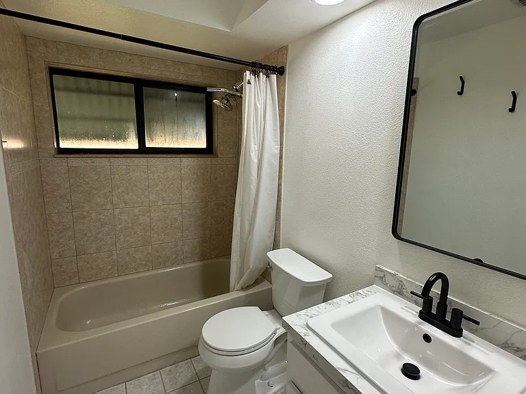 1041 Sawyers Ct — Photo 41