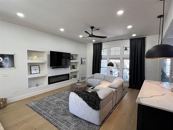 3rd image of 2901 SW 124th Ct
