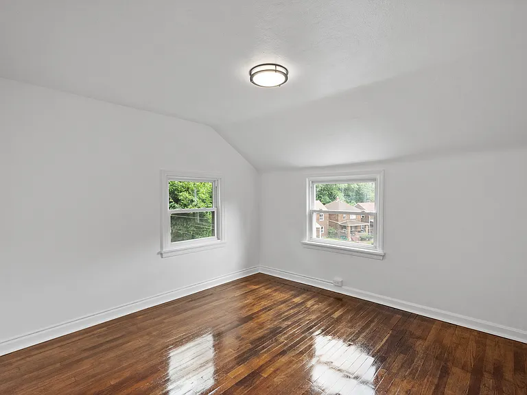 1454 Elizabeth Blvd — Photo 8