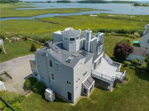3 Creek St, Mattapoisett, MA 02739