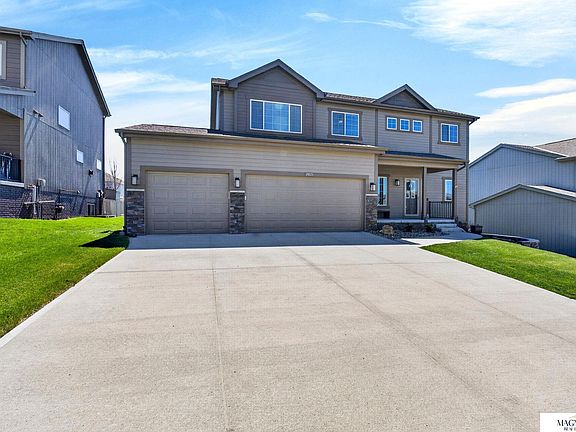 3rd image of 19875 L St