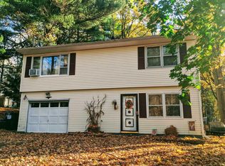 146 Elliot Rd, East Greenbush, NY 12061