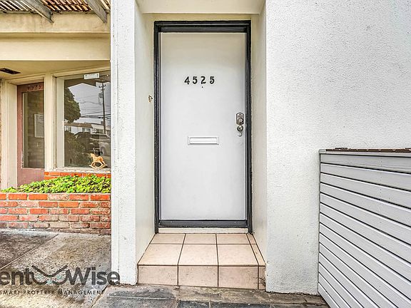 3rd image of 4525 Irving St