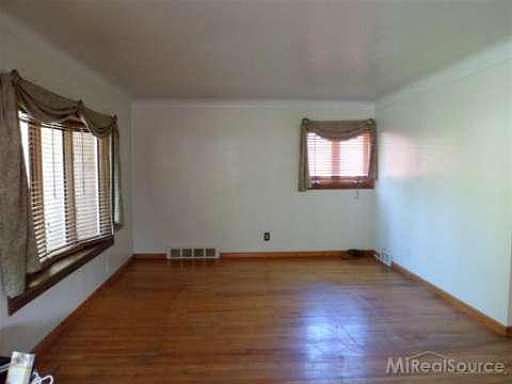 5th image of 22330 Winshall St