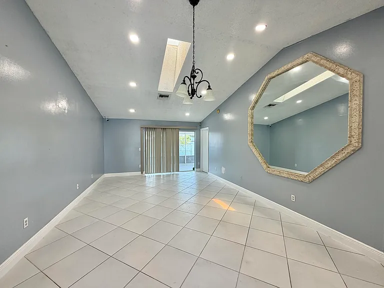 5072 Arbor Glen Cir — Photo 3