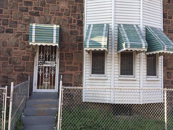 2nd image of 901 N Saint Bernard St