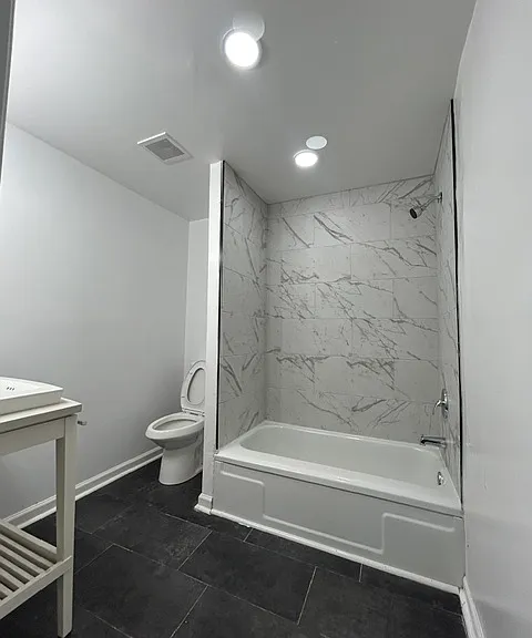 Full Bathroom 2