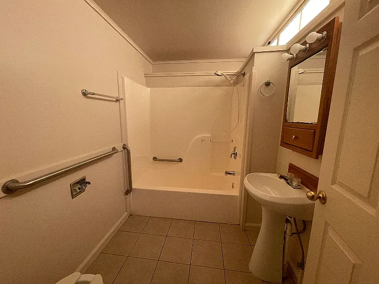 595 Keller Ave — Photo 5