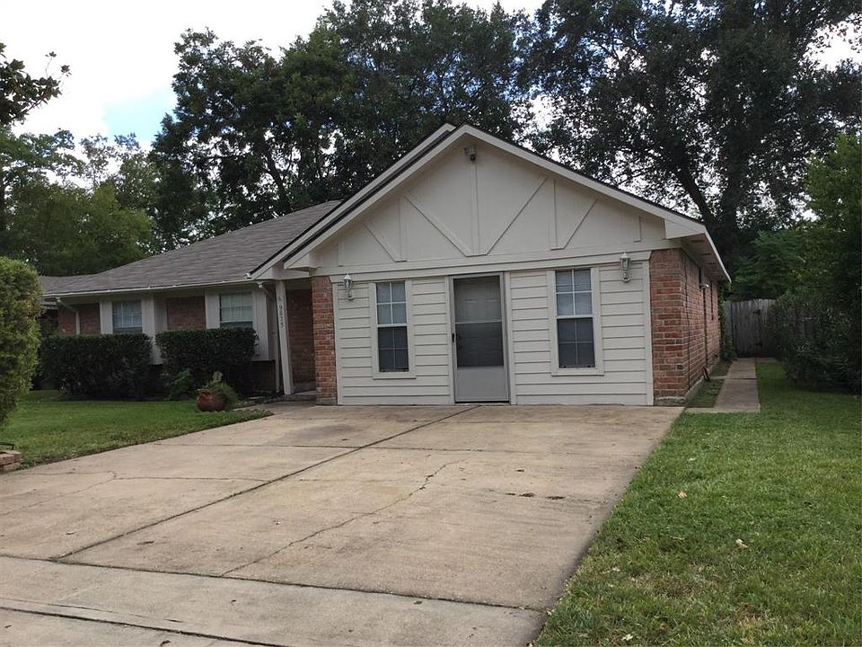 1st image of 9825 Casa Loma Dr