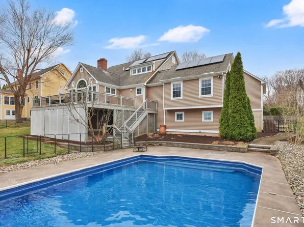 4 Harrison Drive, Cromwell, CT 06416