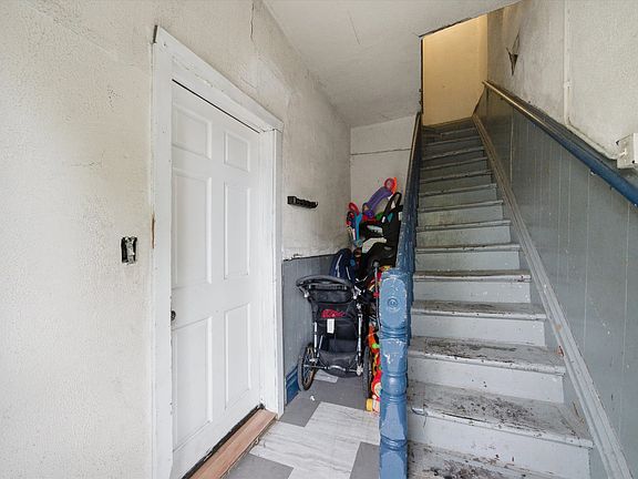 2nd image of 8914 S Exchange Ave