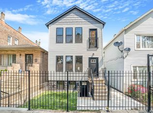 932 W 34th St, Chicago, IL 60608
