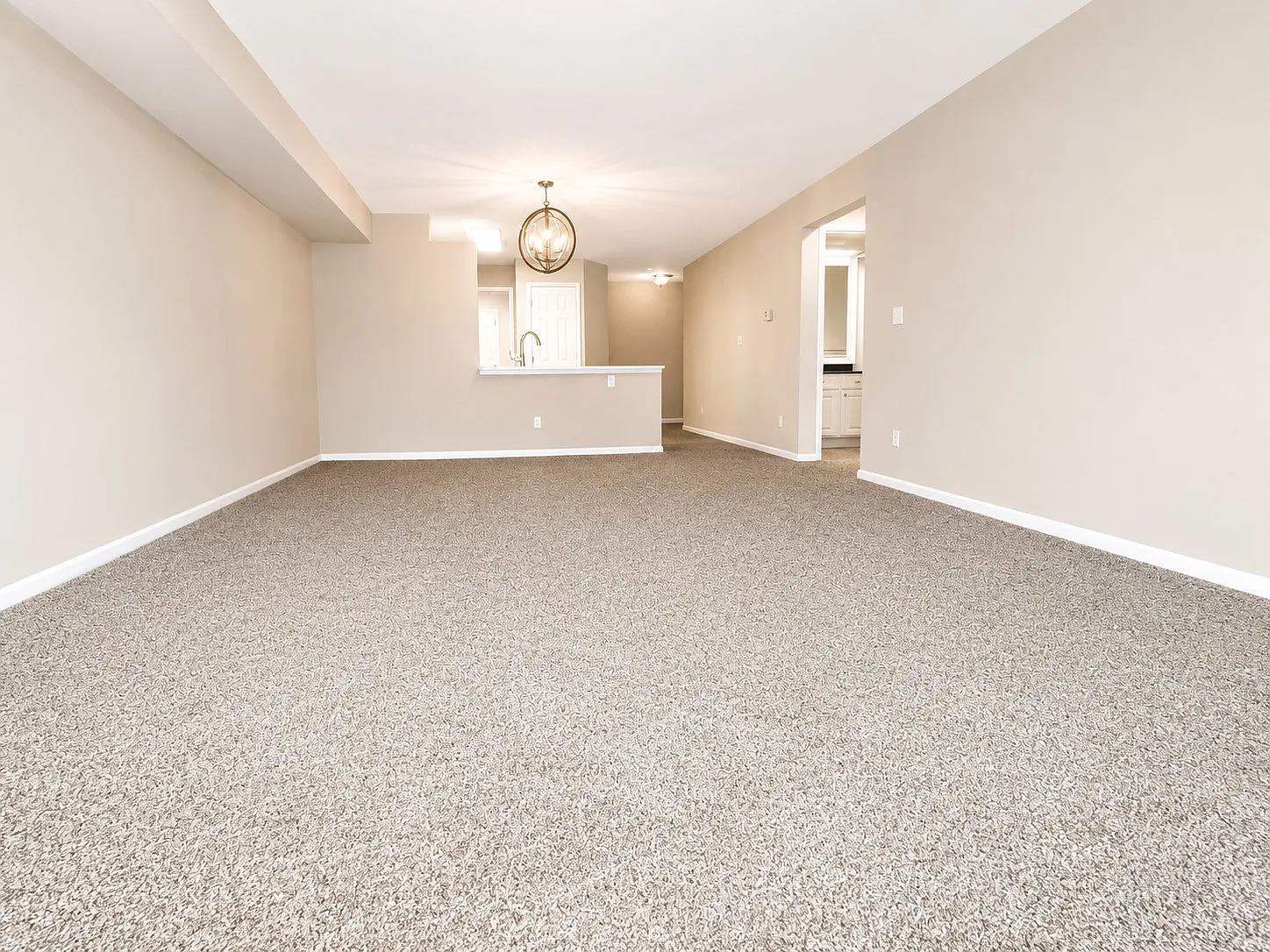 2 bed, 1579 sqft, $1,999 — Photo 2