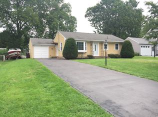 124 Sierra Dr, Rochester, NY 14616