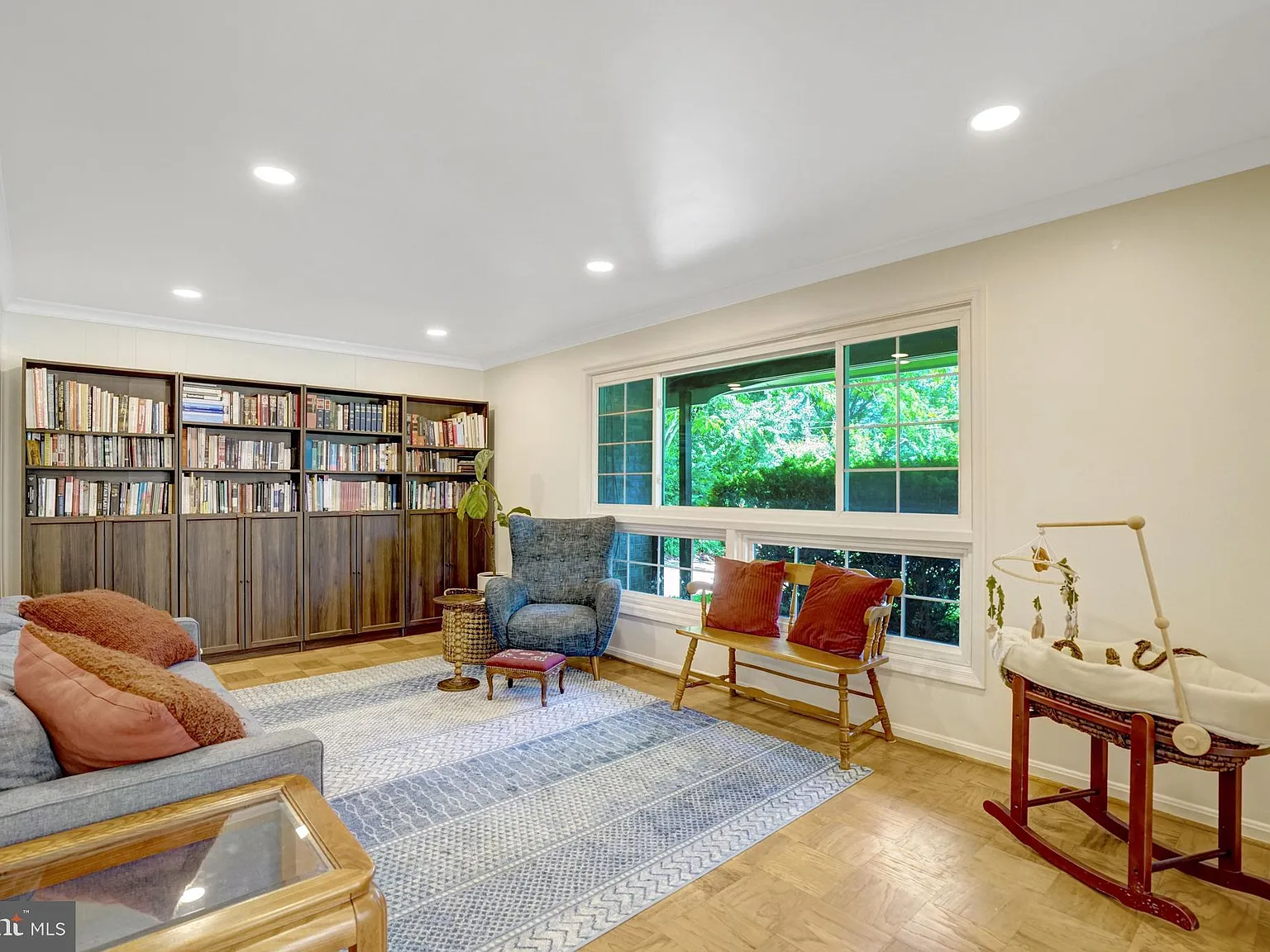 4 bed, 2.5 bath, 1950 sqft, $3,499 — Photo 3